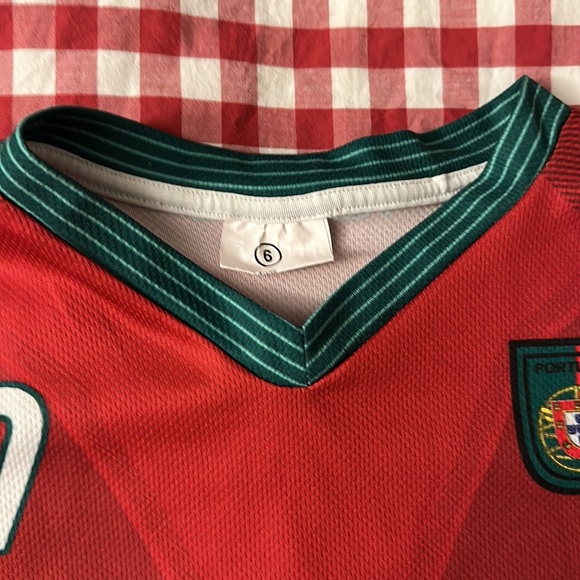 Ronaldo Jersey kids gently worn - Picture 2 of 4